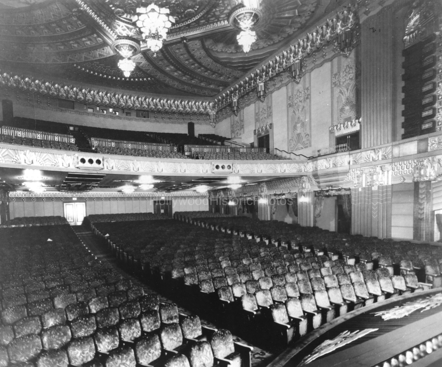 Warner Bros. Theatre 1931 3.jpg